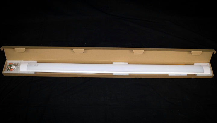 KEDRON LED 40 watt 48 inch 120vAC warm white linkable